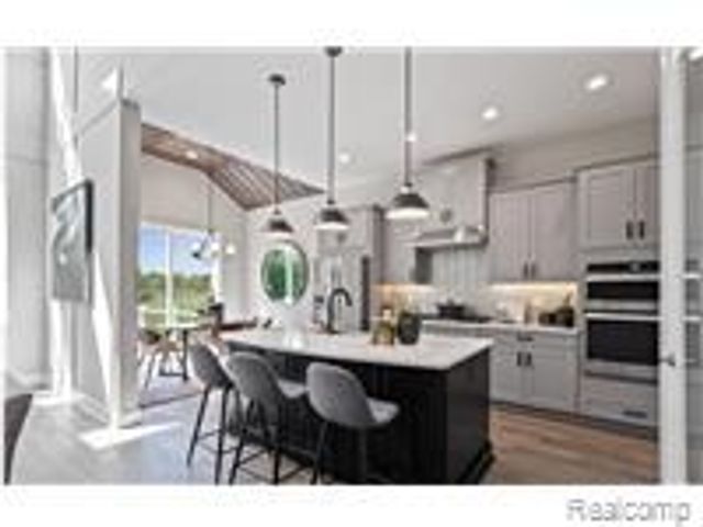 7640 Larchwood Drive, West Bloomfield Charter Township, MI 48322