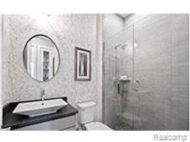 7640 Larchwood Drive, West Bloomfield Charter Township, MI 48322