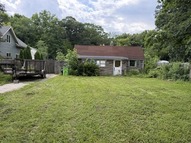 7334 N Tichigan ROAD, Waterford, WI 53185