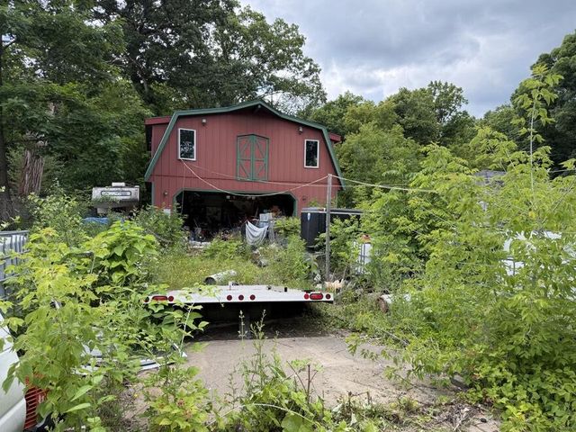 7334 N Tichigan ROAD, Waterford, WI 53185