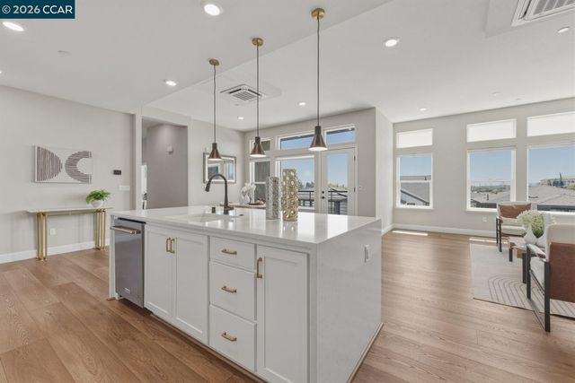 210 Waters Park Cir 304, San Mateo, CA 94403