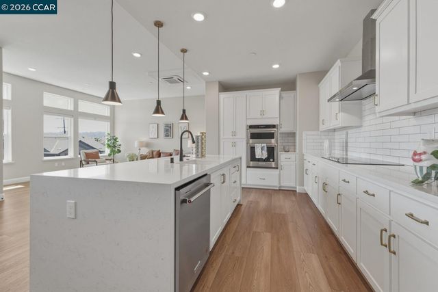 210 Waters Park Cir 304, San Mateo, CA 94403
