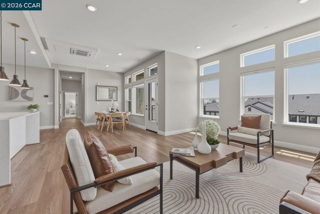 210 Waters Park Cir 304, San Mateo, CA 94403