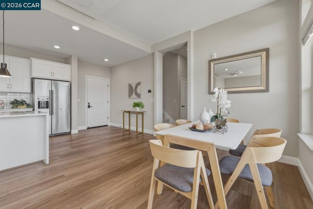 210 Waters Park Cir 304, San Mateo, CA 94403