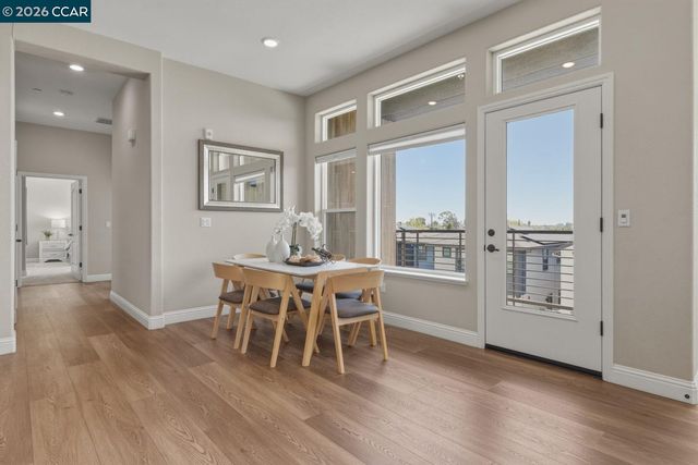 210 Waters Park Cir 304, San Mateo, CA 94403