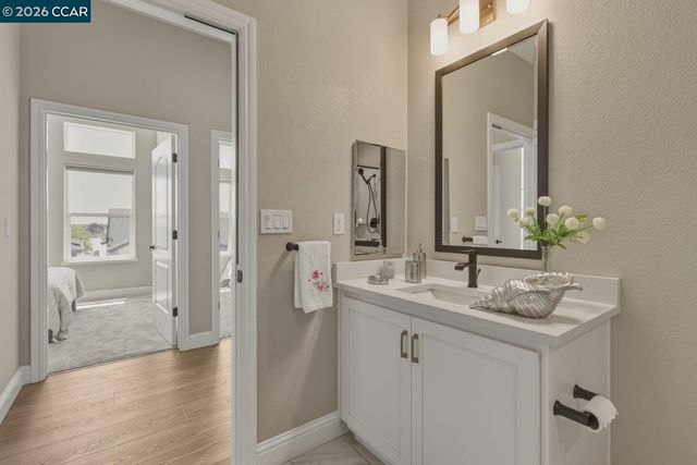 210 Waters Park Cir 304, San Mateo, CA 94403
