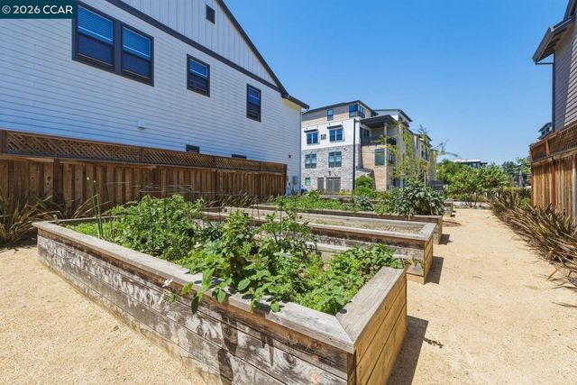 210 Waters Park Cir 304, San Mateo, CA 94403
