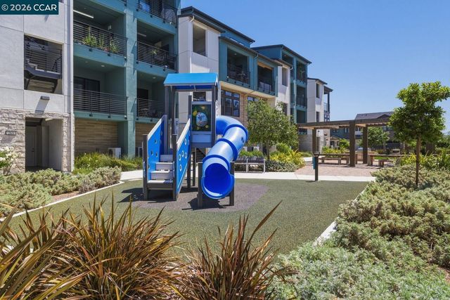 210 Waters Park Cir 304, San Mateo, CA 94403