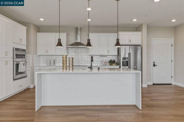 210 Waters Park Cir 304, San Mateo, CA 94403