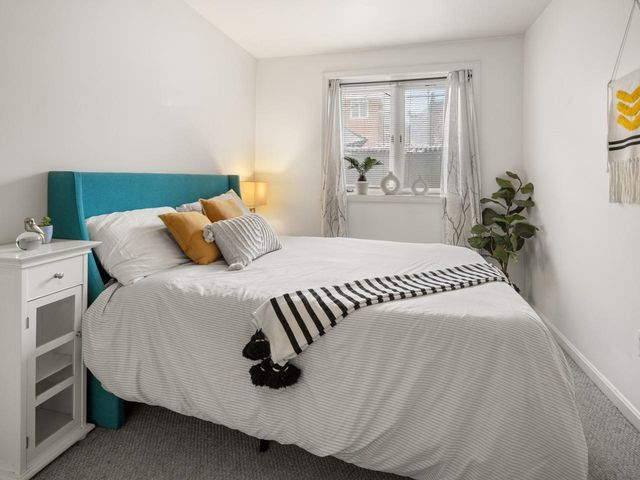 337 College St Apt 6, Burlington, VT 05401