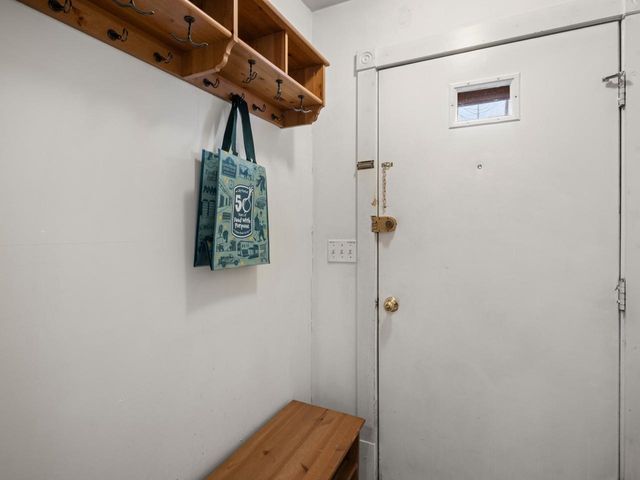 337 College St Apt 6, Burlington, VT 05401