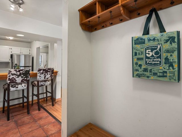 337 College St Apt 6, Burlington, VT 05401