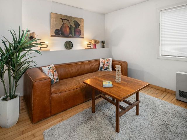 337 College St Apt 6, Burlington, VT 05401