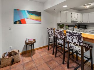 337 College St Apt 6, Burlington, VT 05401