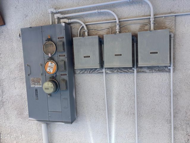 361 N QUARTZ Street, Florence, AZ 85132