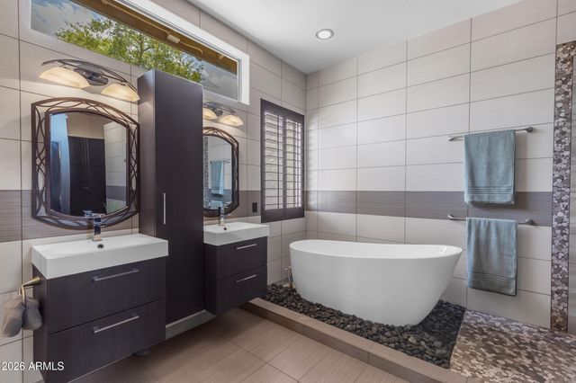 3415 N LACONIA Drive, Litchfield Park, AZ 85340