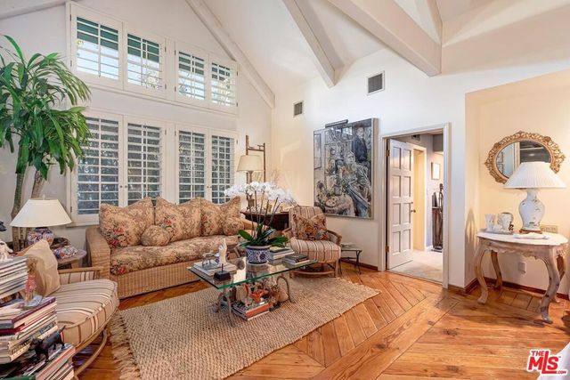 602 N Foothill Road, Beverly Hills, CA 90210