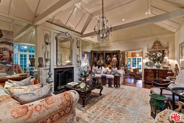 602 N Foothill Road, Beverly Hills, CA 90210