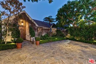 602 N Foothill Road, Beverly Hills, CA 90210