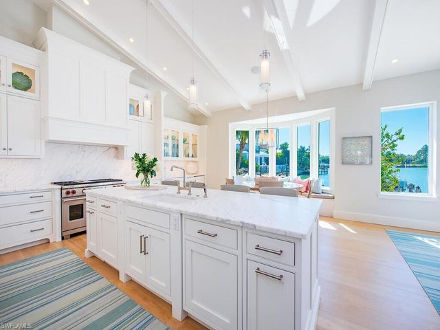 440 Spring Line DR, Naples, FL 34102