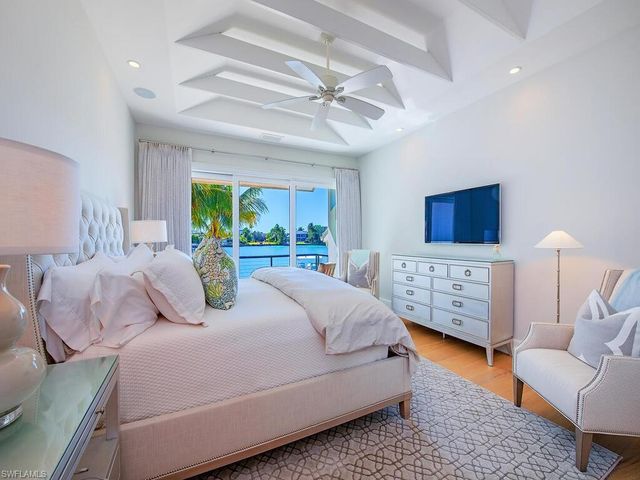 440 Spring Line DR, Naples, FL 34102