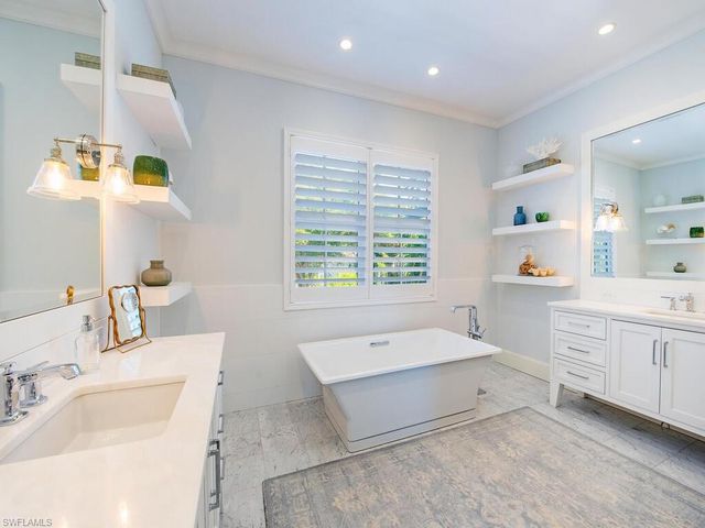 440 Spring Line DR, Naples, FL 34102