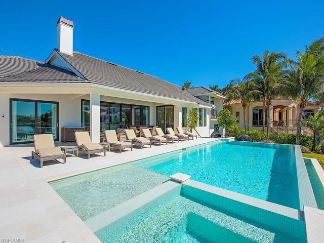 440 Spring Line DR, Naples, FL 34102