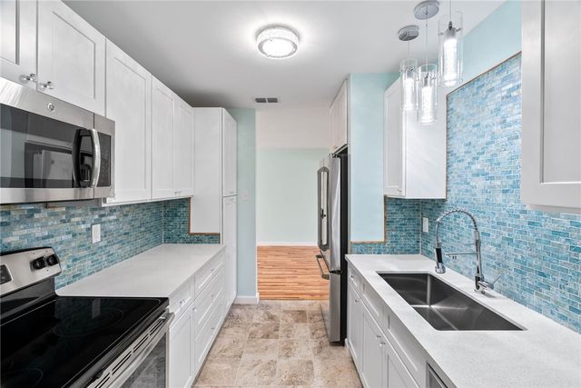 1703 Austin St, Portland, TX 78374