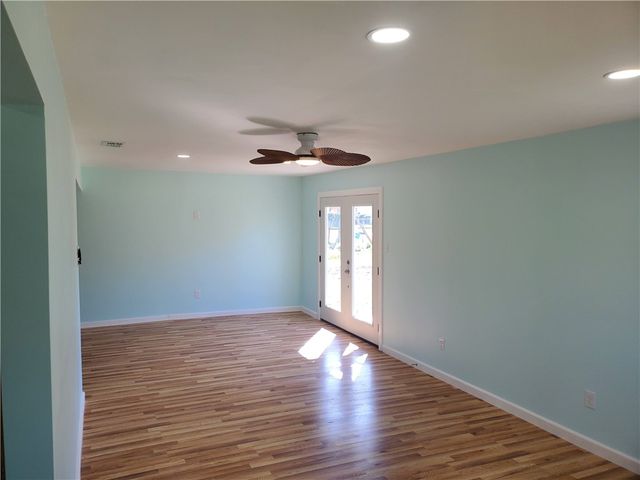 1703 Austin St, Portland, TX 78374