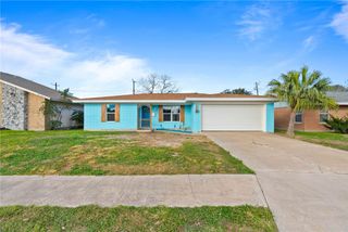 1703 Austin St, Portland, TX 78374