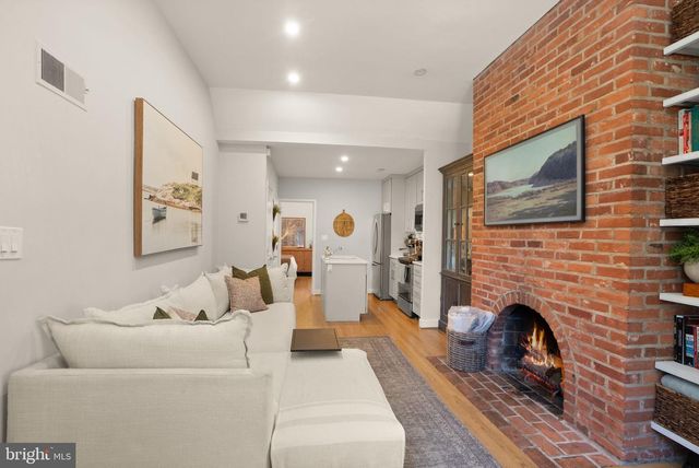 332 11TH ST SE, Washington, DC 20003