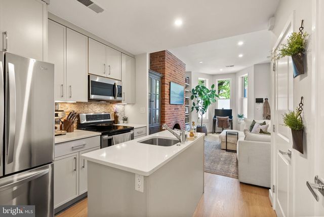332 11TH ST SE, Washington, DC 20003