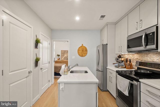332 11TH ST SE, Washington, DC 20003