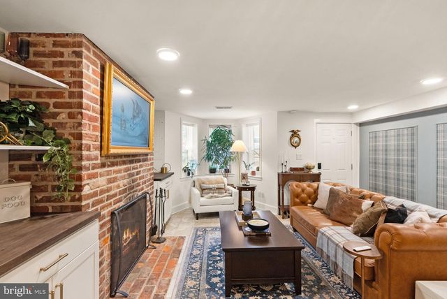 332 11TH ST SE, Washington, DC 20003