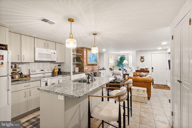 332 11TH ST SE, Washington, DC 20003