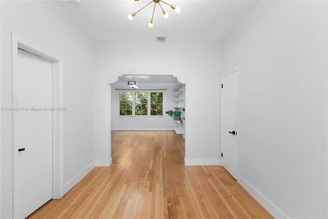 910 Lenox Ave 3, Miami Beach, FL 33139