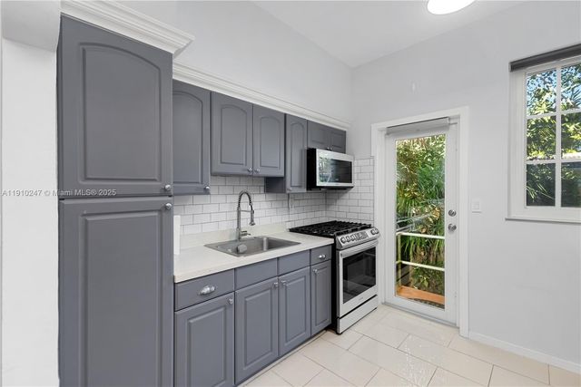 910 Lenox Ave 3, Miami Beach, FL 33139