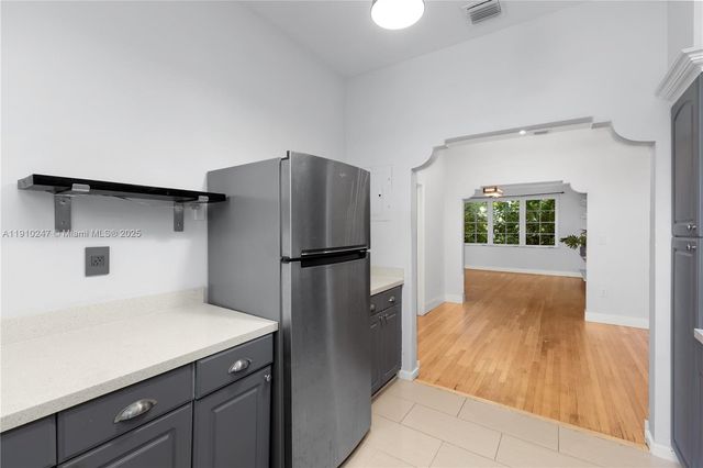 910 Lenox Ave 3, Miami Beach, FL 33139