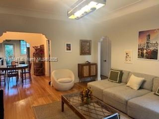 910 Lenox Ave 3, Miami Beach, FL 33139