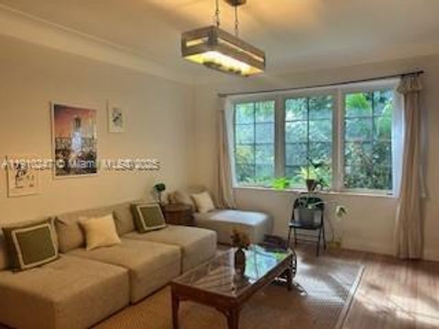 910 Lenox Ave 3, Miami Beach, FL 33139