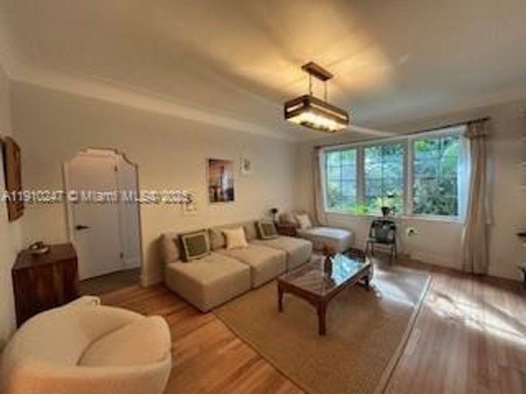 910 Lenox Ave 3, Miami Beach, FL 33139