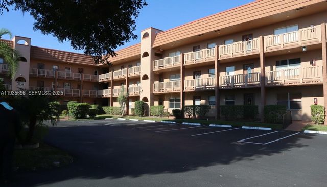 9750 Sunrise Lakes Blvd 209, Sunrise, FL 33322