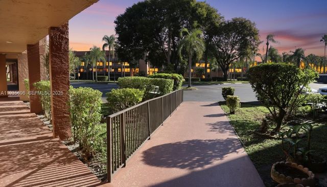 9750 Sunrise Lakes Blvd 209, Sunrise, FL 33322