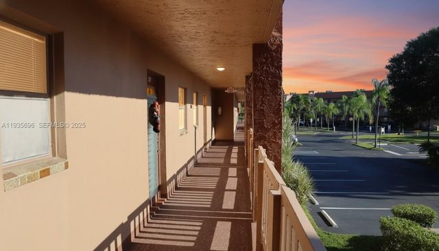 9750 Sunrise Lakes Blvd 209, Sunrise, FL 33322