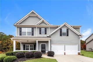 320 Fern Court, Hoschton, GA 30548