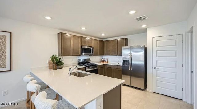 2137 W RAMONA Avenue, Apache Junction, AZ 85120