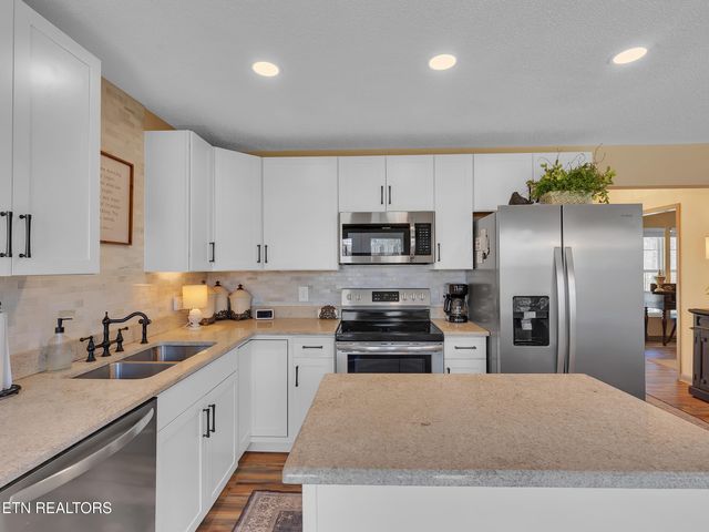 1019 Wilderness Rd, Friendsville, TN 37737