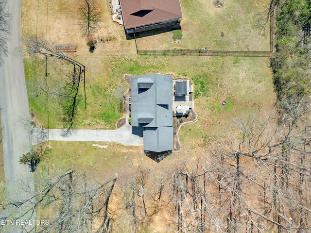 1019 Wilderness Rd, Friendsville, TN 37737
