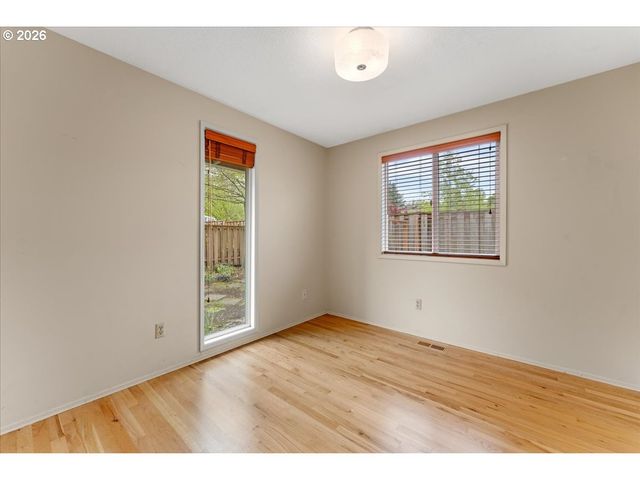 4880 Sw WEMBLEY Pl, Beaverton, OR 97005