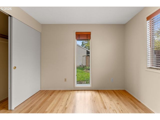 4880 Sw WEMBLEY Pl, Beaverton, OR 97005